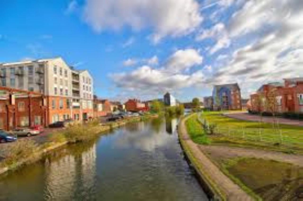 Ecohome On The Canal In A Historic Site Near City Coventry Eksteriør bilde