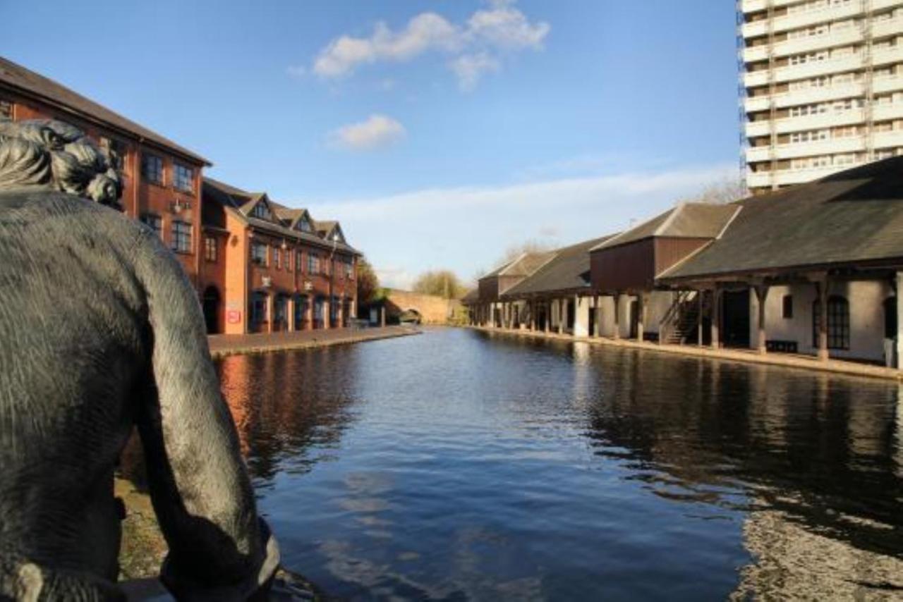 Ecohome On The Canal In A Historic Site Near City Coventry Eksteriør bilde